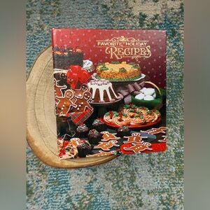 Vintage 80s NOS Hallmark Favorite Holiday Recipes mini binder book